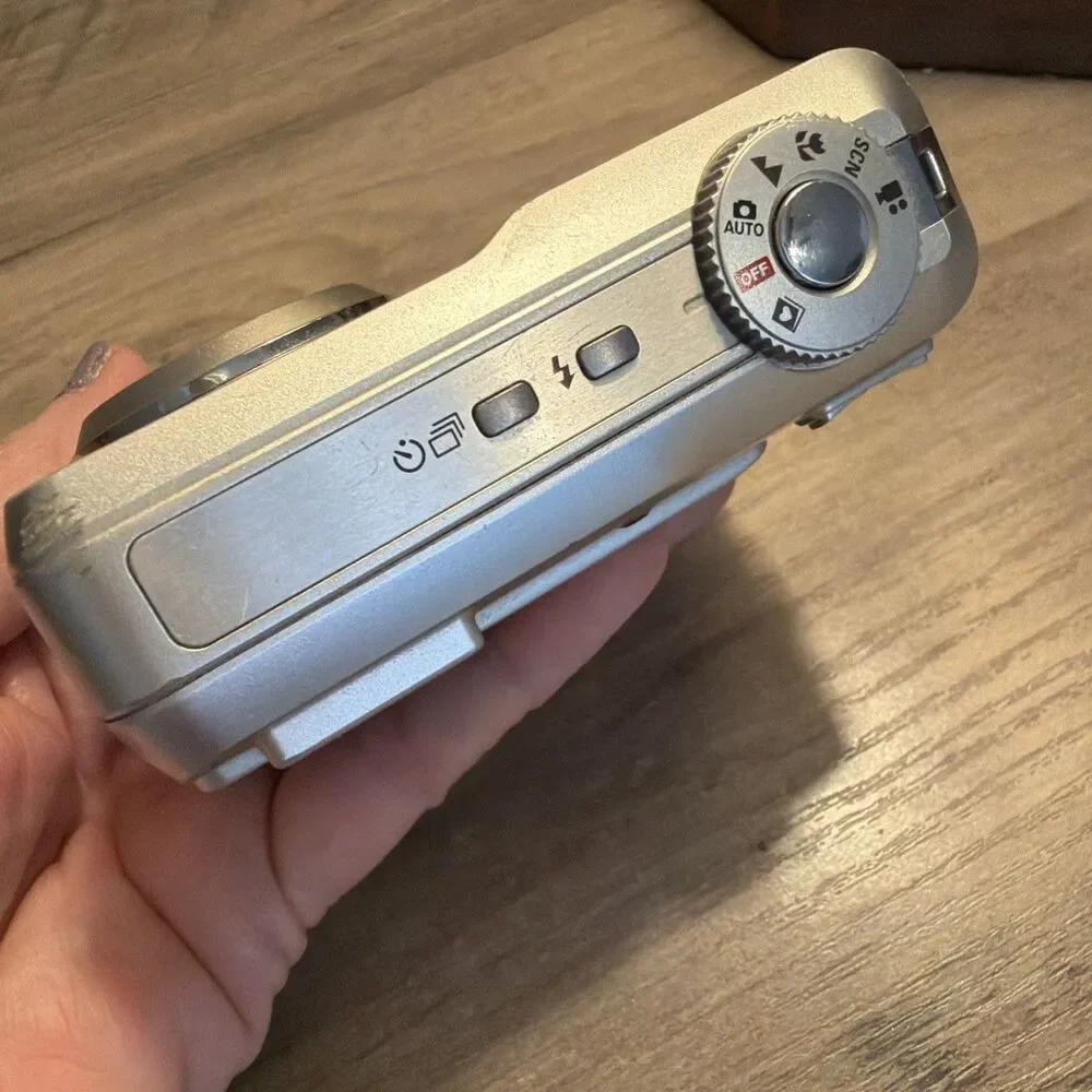 Kodak EasyShare C643 6.1MP Compact Digital Point Shoot Camera TESTED WORKS